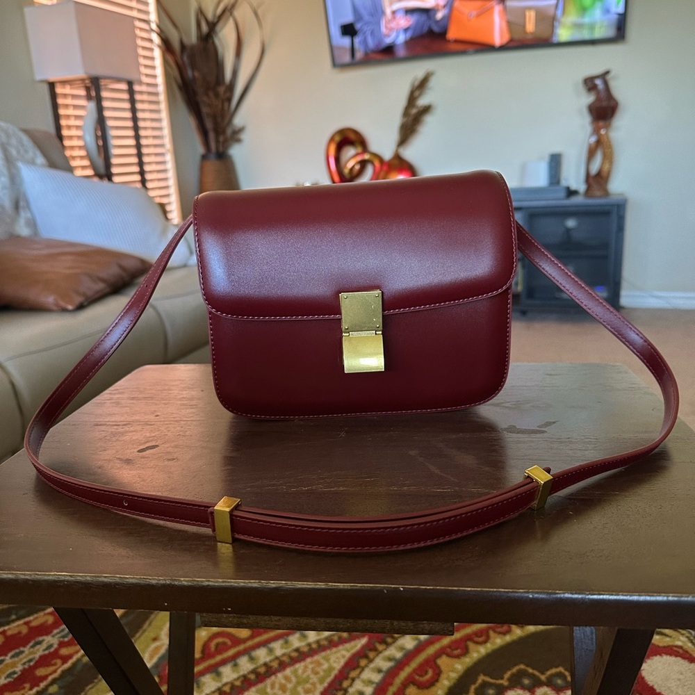 Deep red square low-key bag